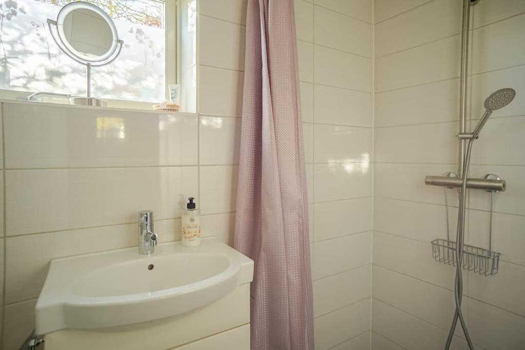 Outstanding Apartment Close To Gothenburg Kungälv Buitenkant foto